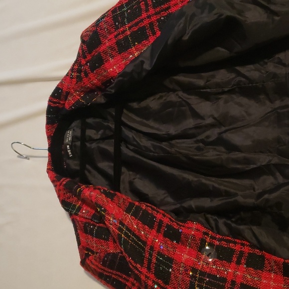 Brand New Red Plaid Blazer Size Small with Gold Crest buttons - Picture 5 of 6